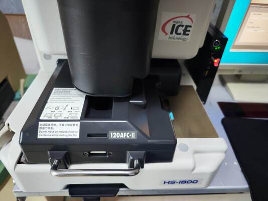 Escáner de película independiente Noritsu HS1800 con portadores de película 120AFC-II y 135AFC-II y controlador EZ proveedor